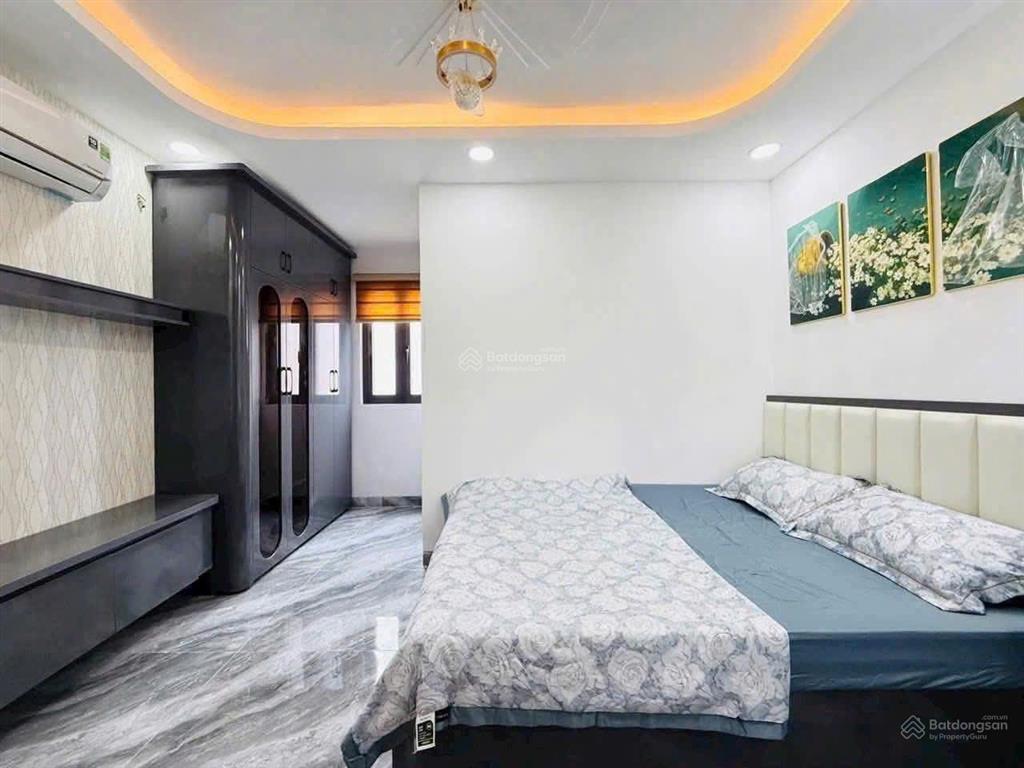 Nhà full nội thất hẻm 7 nguyễn tư giản p12  có thang máy 4x15m  4 lầu 4pn 5wc = 25 triệu/tháng