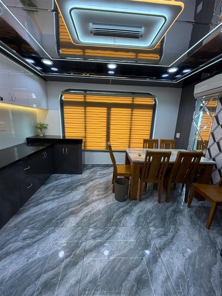 Nhà full nội thất hẻm 7 nguyễn tư giản p12  có thang máy 4x15m  4 lầu 4pn 5wc = 25 triệu/tháng