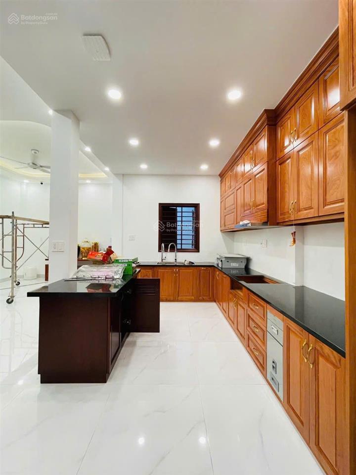 Biệt thự mini, hẻm thông 8m, dương quảng hàm phường 5, diện tích 7x20m, 3 lầu, 5pn, 6wc, 30 triệu