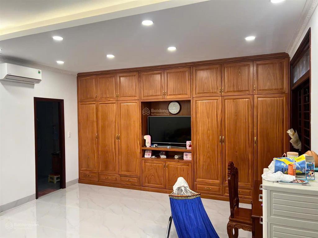 Biệt thự mini, hẻm thông 8m, dương quảng hàm phường 5, diện tích 7x20m, 3 lầu, 5pn, 6wc, 30 triệu