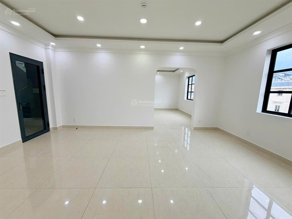 Cityland park hills mặt tiền nguyễn văn lượng p10 diện tích 10x20m 4 lầu thang máy