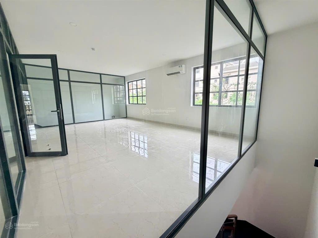 Cityland park hills mặt tiền nguyễn văn lượng p10 diện tích 10x20m 4 lầu thang máy