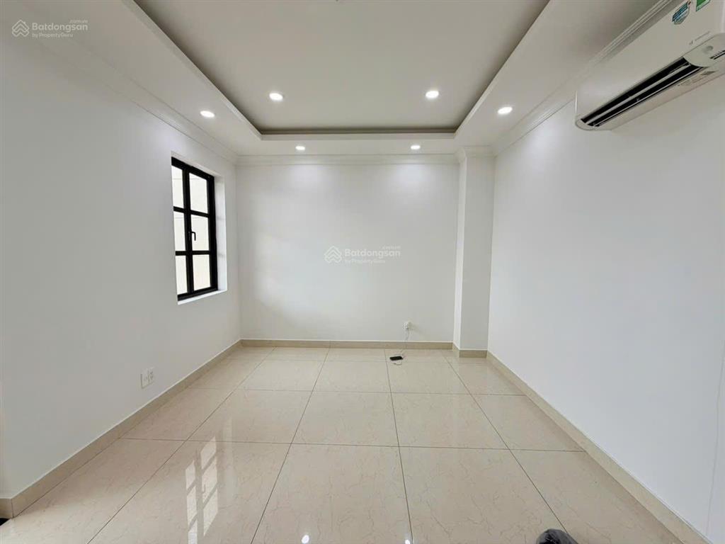 Cityland park hills mặt tiền nguyễn văn lượng p10 diện tích 10x20m 4 lầu thang máy