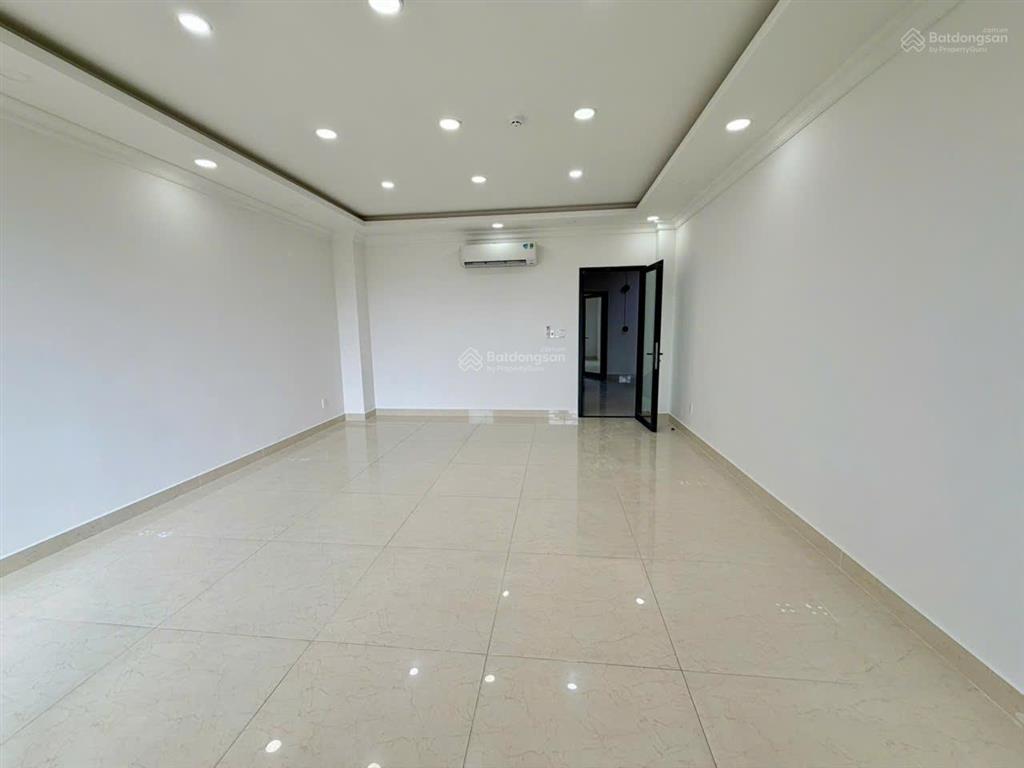 Cityland park hills mặt tiền nguyễn văn lượng p10 diện tích 10x20m 4 lầu thang máy
