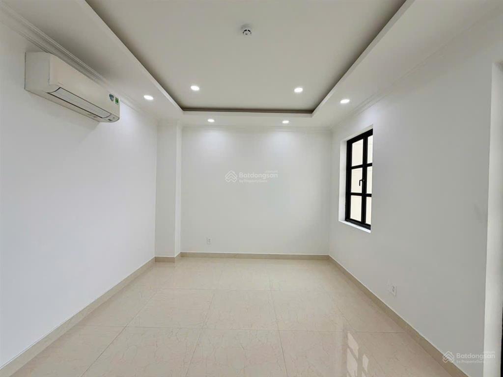 Cityland park hills mặt tiền nguyễn văn lượng p10 diện tích 10x20m 4 lầu thang máy