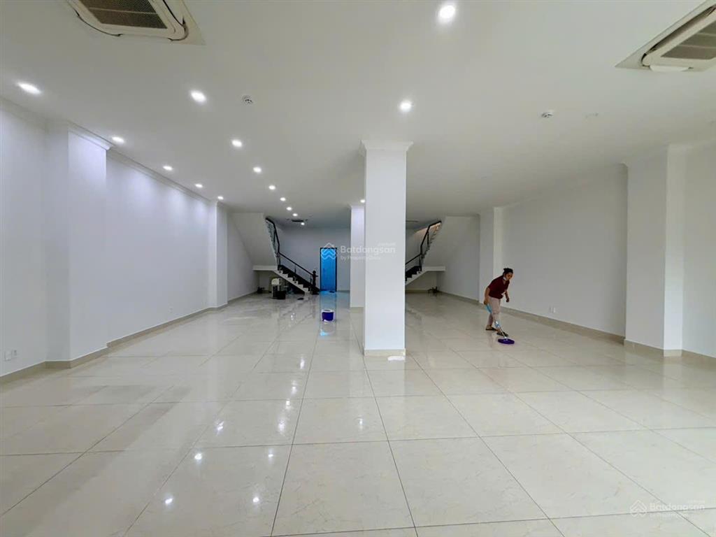 Cityland park hills mặt tiền nguyễn văn lượng p10 diện tích 10x20m 4 lầu thang máy