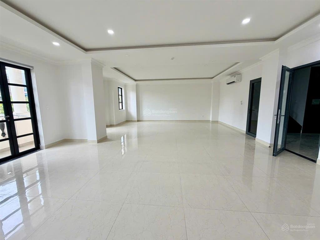 Cityland park hills mặt tiền nguyễn văn lượng p10 diện tích 10x20m 4 lầu thang máy