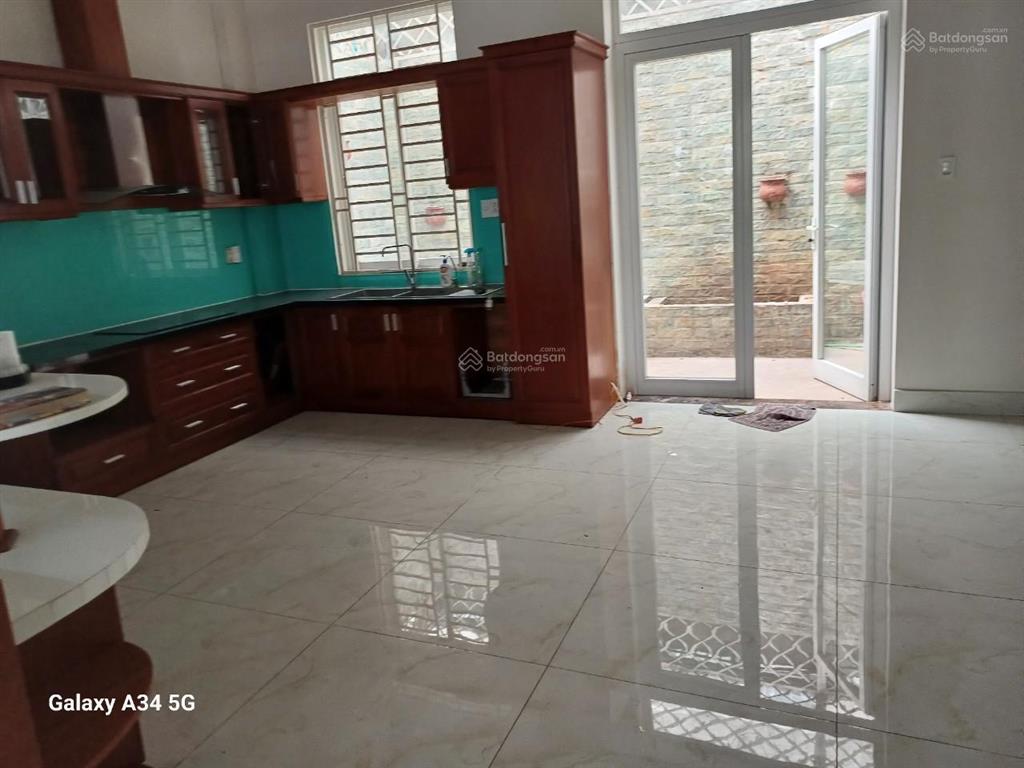 Biệt thự cityland garden hills phường 5  dt 6x20m  hầm  4 lầu  5 phòng  5 wc  40 triệu/tháng