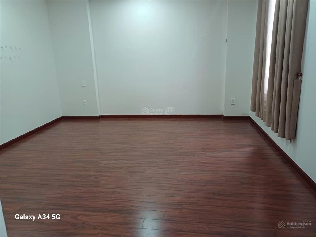 Biệt thự cityland garden hills phường 5  dt 6x20m  hầm  4 lầu  5 phòng  5 wc  40 triệu/tháng