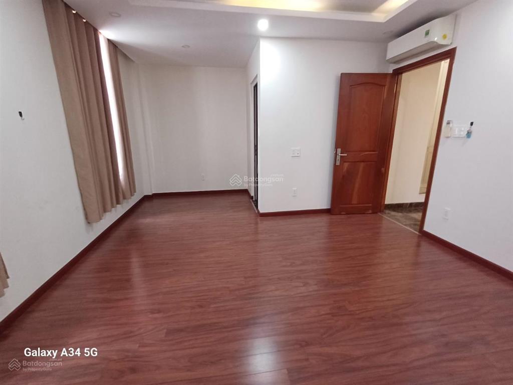 Biệt thự cityland garden hills phường 5  dt 6x20m  hầm  4 lầu  5 phòng  5 wc  40 triệu/tháng