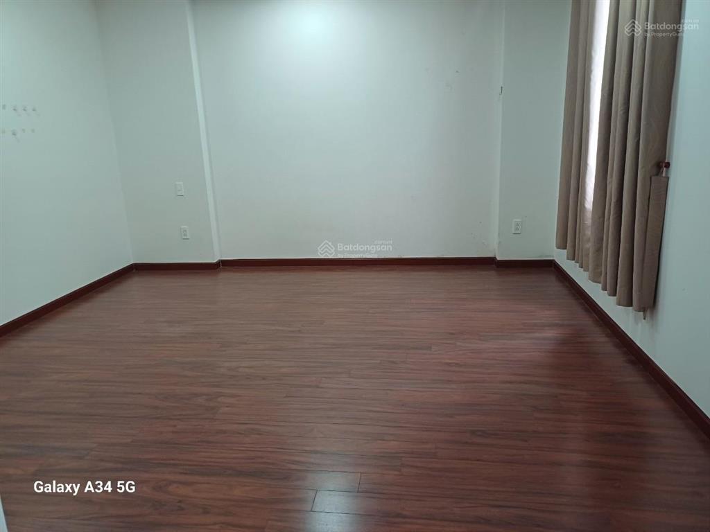 Biệt thự cityland garden hills phường 5  dt 6x20m  hầm  4 lầu  5 phòng  5 wc  40 triệu/tháng