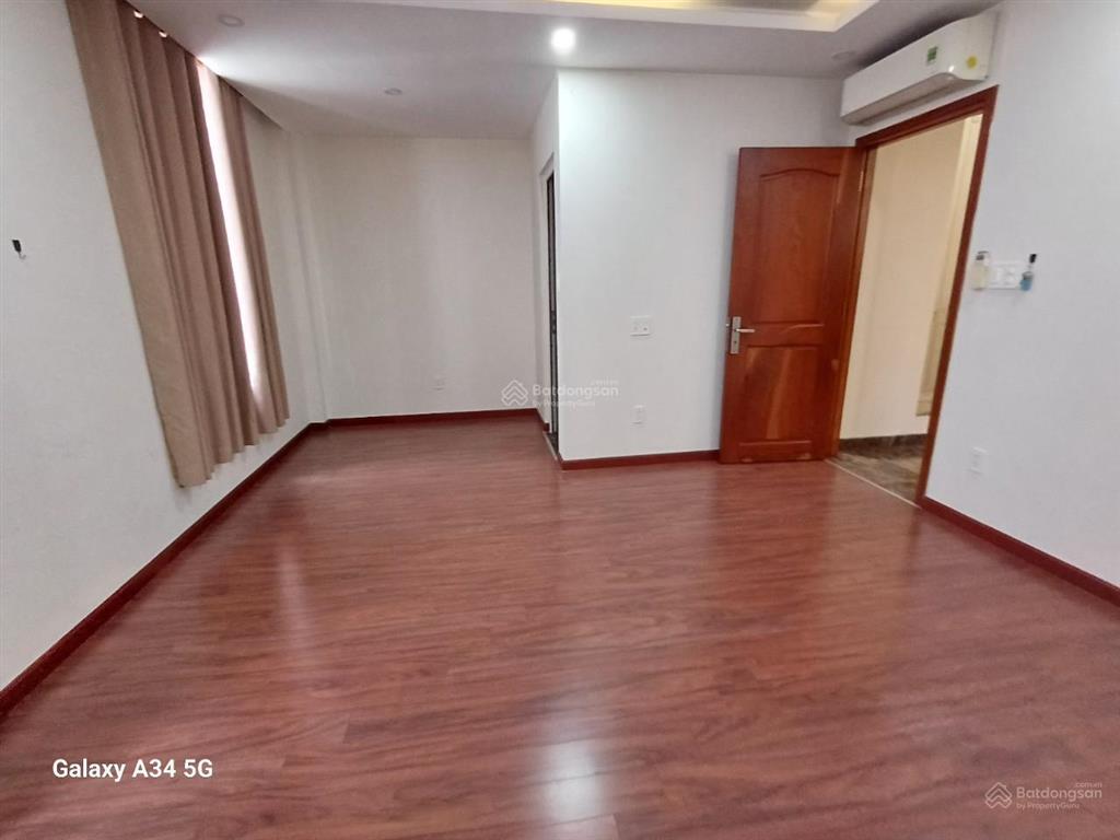 Biệt thự cityland garden hills phường 5  dt 6x20m  hầm  4 lầu  5 phòng  5 wc  40 triệu/tháng