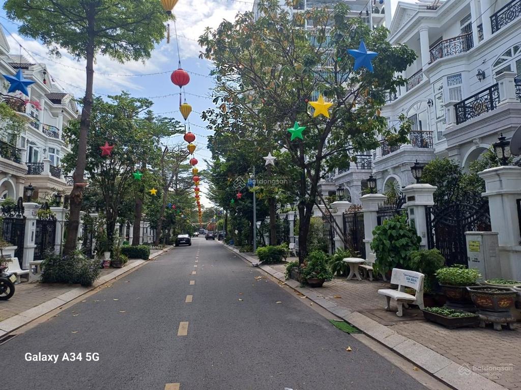 Biệt thự cityland garden hills phường 5  dt 6x20m  hầm  4 lầu  5 phòng  5 wc  40 triệu/tháng