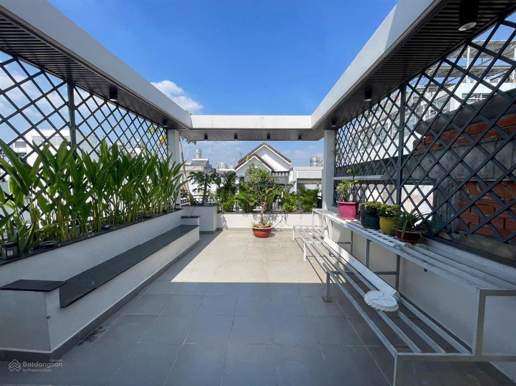 Nhà full nội thấthẻm xe hơinguyễn văn khối p8diện tích 5x19m 4 lầu4pn 5wc=25 tr/th