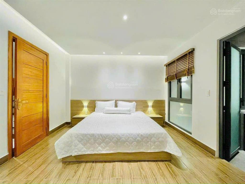 Nhà full nội thấthẻm xe hơinguyễn văn khối p8diện tích 5x19m 4 lầu4pn 5wc=25 tr/th