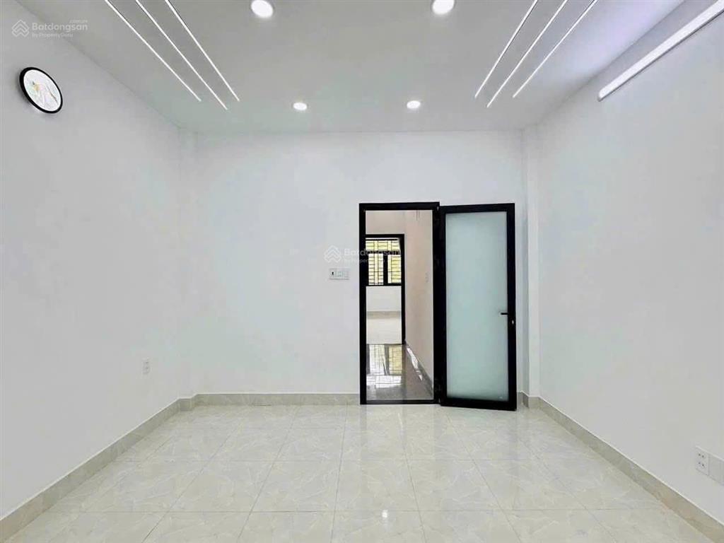 Nhà mặt tiền phạm văn chiêu, phường 14 gò vấp. diện tích 4m x 22m. 3 lầu. 5pn. 6wc. 25 triệu