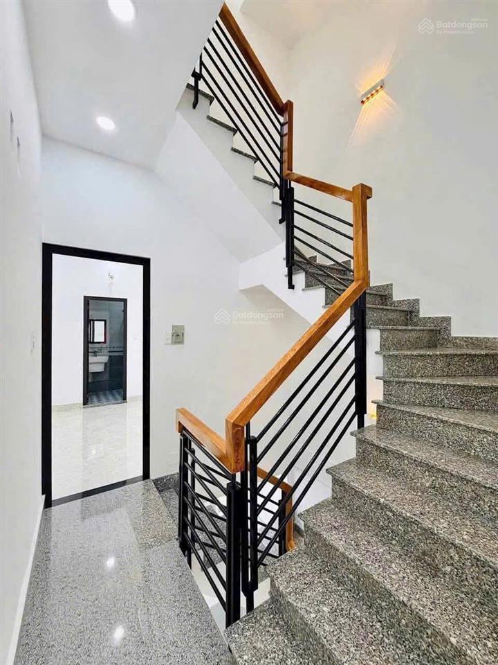 Nhà mặt tiền phạm văn chiêu, phường 14 gò vấp. diện tích 4m x 22m. 3 lầu. 5pn. 6wc. 25 triệu
