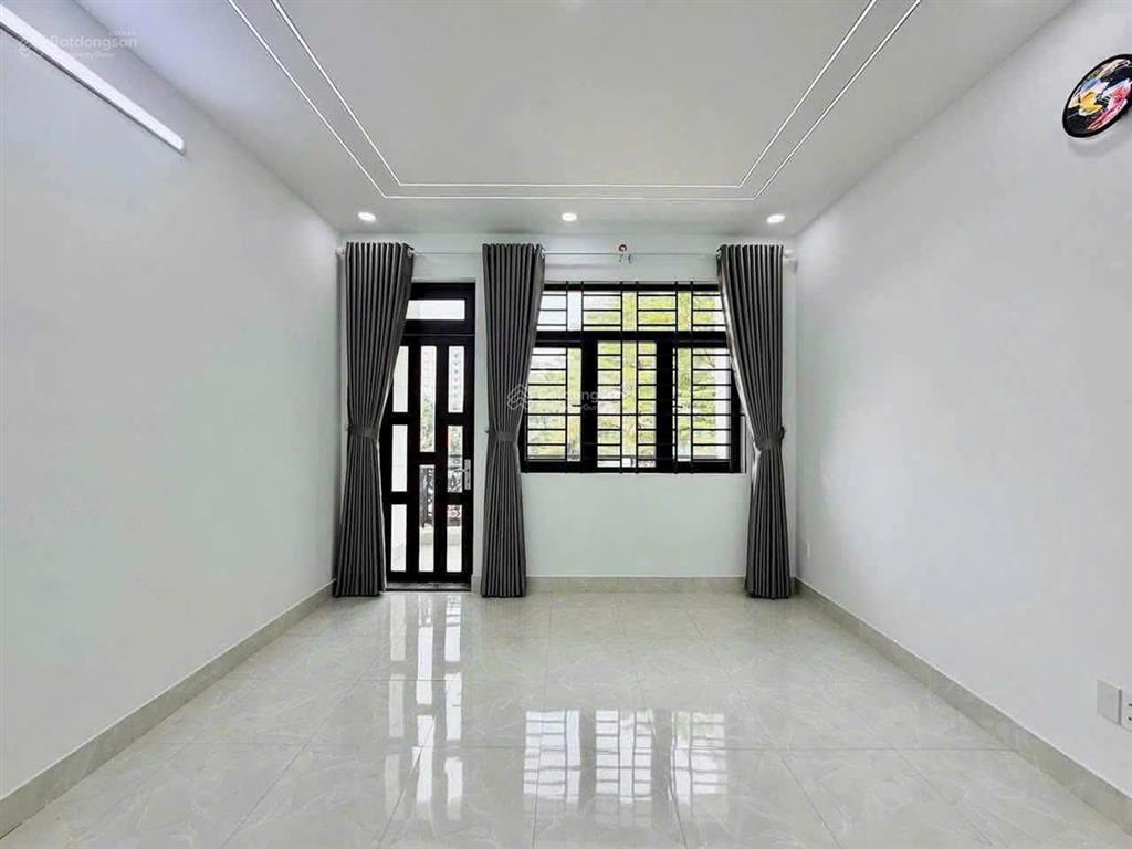 Nhà mặt tiền phạm văn chiêu, phường 14 gò vấp. diện tích 4m x 22m. 3 lầu. 5pn. 6wc. 25 triệu