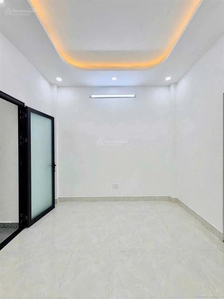 Nhà mặt tiền phạm văn chiêu, phường 14 gò vấp. diện tích 4m x 22m. 3 lầu. 5pn. 6wc. 25 triệu
