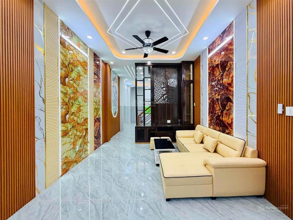 Nhà mặt tiền phạm văn chiêu, phường 14 gò vấp. diện tích 4m x 22m. 3 lầu. 5pn. 6wc. 25 triệu
