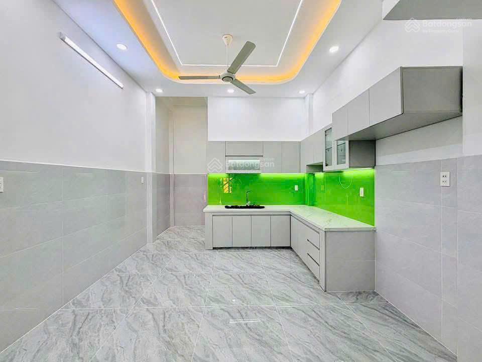 Nhà mặt tiền phạm văn chiêu, phường 14 gò vấp. diện tích 4m x 22m. 3 lầu. 5pn. 6wc. 25 triệu