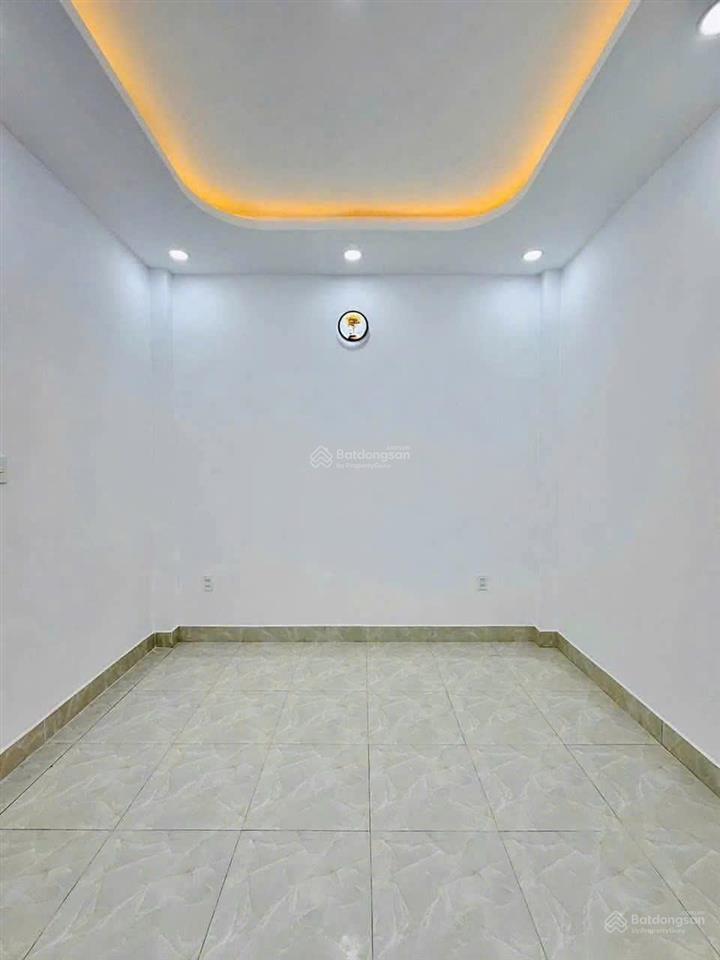 Nhà mặt tiền phạm văn chiêu, phường 14 gò vấp. diện tích 4m x 22m. 3 lầu. 5pn. 6wc. 25 triệu
