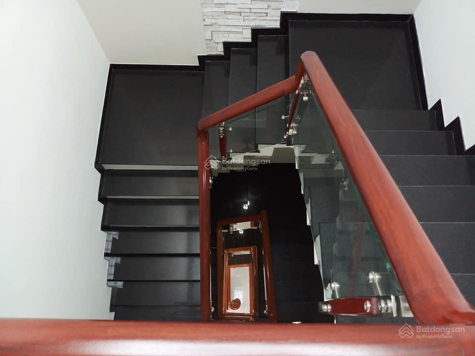 Nhà hẻm xe hơi  nguyễn oanh, phường 6. diện tích 4x17m. 4 lầu. 5 phòng, 5 wc. 18 triệu/tháng