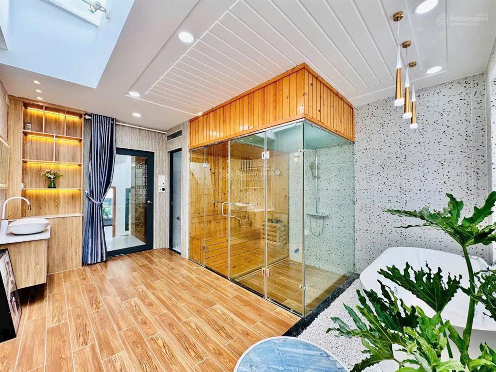Cho thuê nhà full nội thất có thang máy nguyễn tư giản p12 4x18m 4 lầu 4pn 6wc 25 triệu