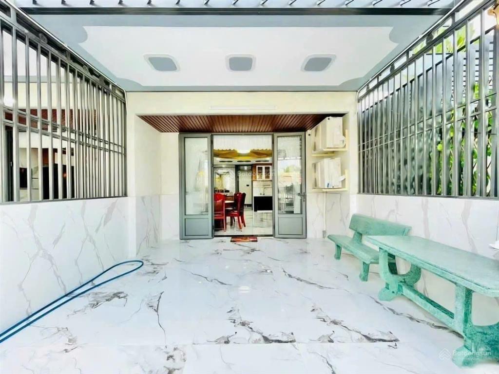 Nhà full nội thấtmặt tiền đường số 4 lê văn thọp16diện tích5x16m có thang máy5 lầu25 triệu