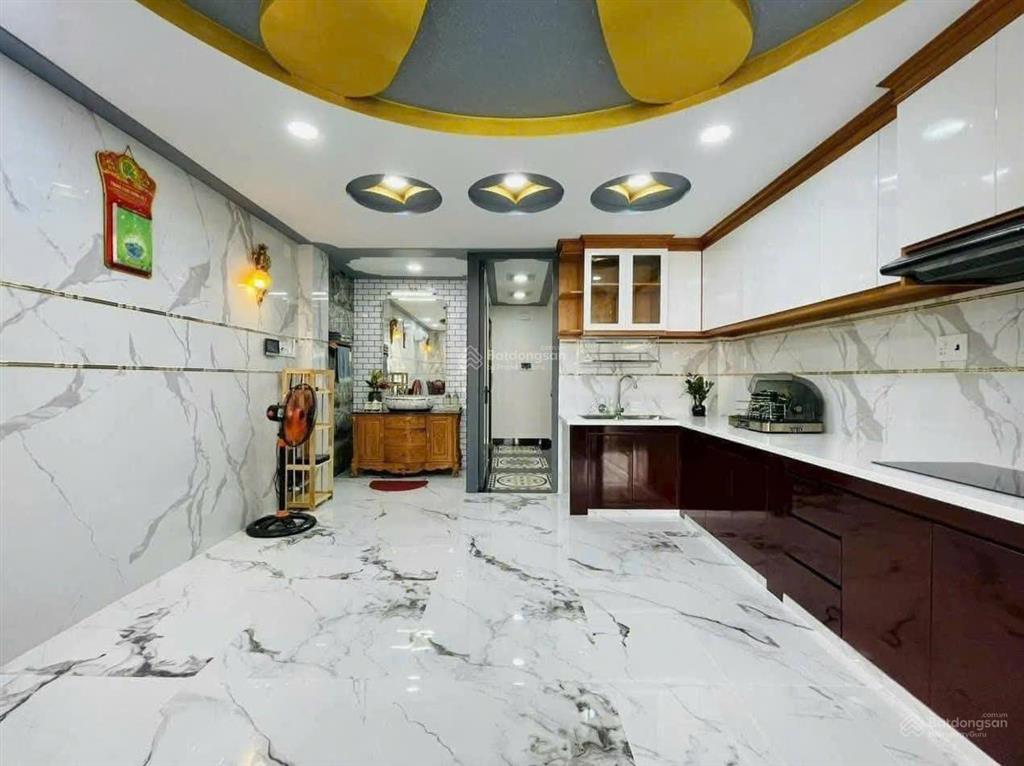 Nhà full nội thấtmặt tiền đường số 4 lê văn thọp16diện tích5x16m có thang máy5 lầu25 triệu