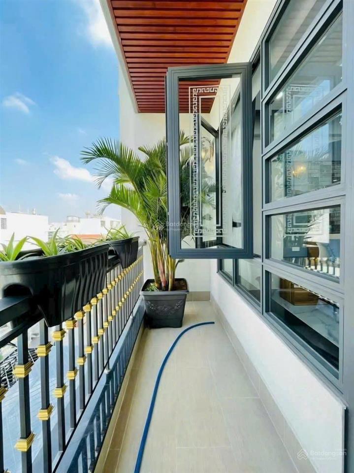 Nhà full nội thấtmặt tiền đường số 4 lê văn thọp16diện tích5x16m có thang máy5 lầu25 triệu