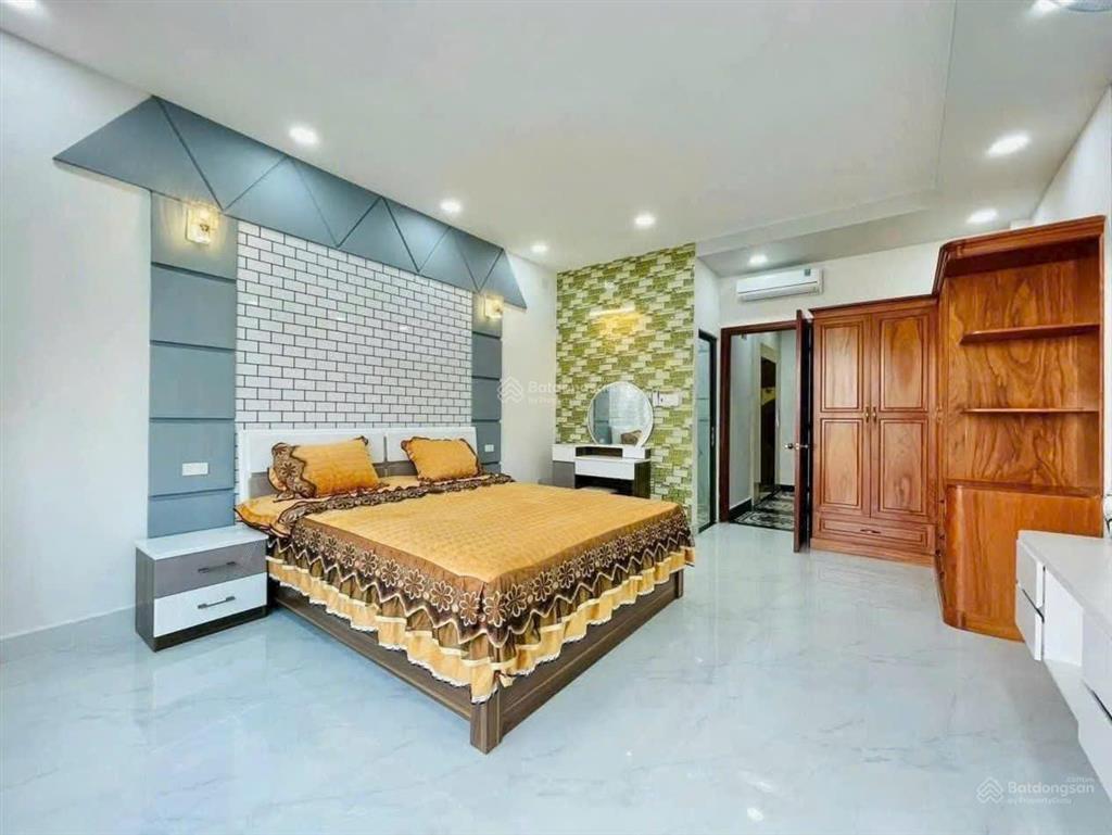Nhà full nội thấtmặt tiền đường số 4 lê văn thọp16diện tích5x16m có thang máy5 lầu25 triệu
