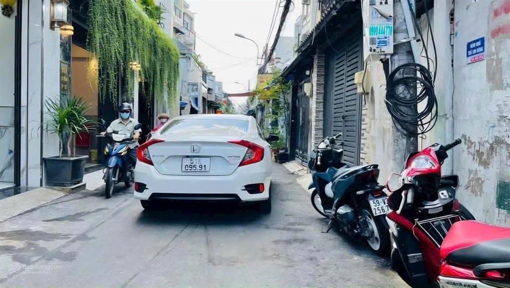 Nhà full nội thấtmặt tiền đường số 4 lê văn thọp16diện tích5x16m có thang máy5 lầu25 triệu