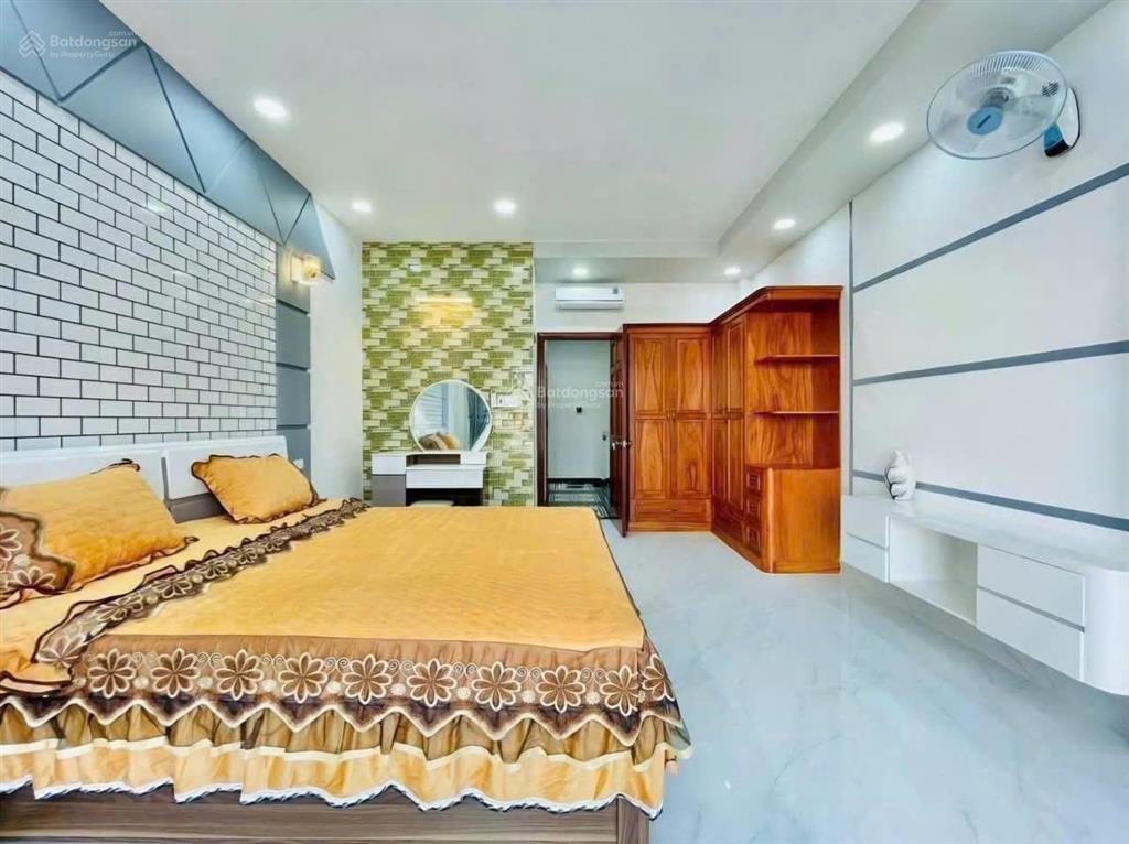 Nhà full nội thấtmặt tiền đường số 4 lê văn thọp16diện tích5x16m có thang máy5 lầu25 triệu