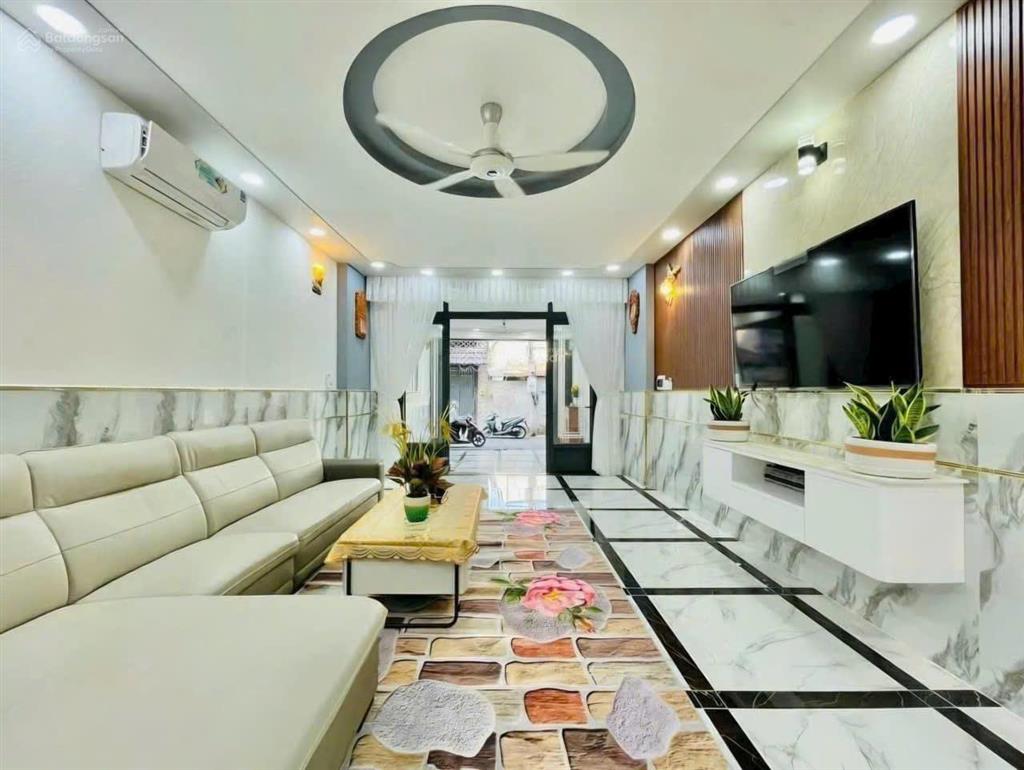 Nhà full nội thấtmặt tiền đường số 4 lê văn thọp16diện tích5x16m có thang máy5 lầu25 triệu
