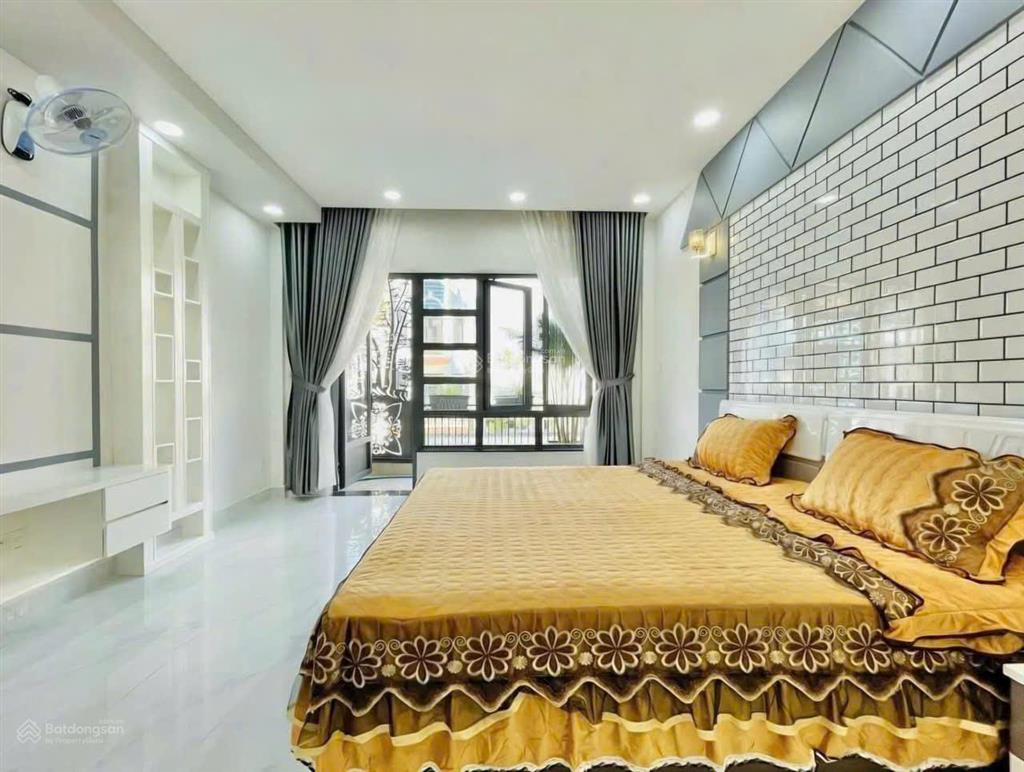 Nhà full nội thấtmặt tiền đường số 4 lê văn thọp16diện tích5x16m có thang máy5 lầu25 triệu