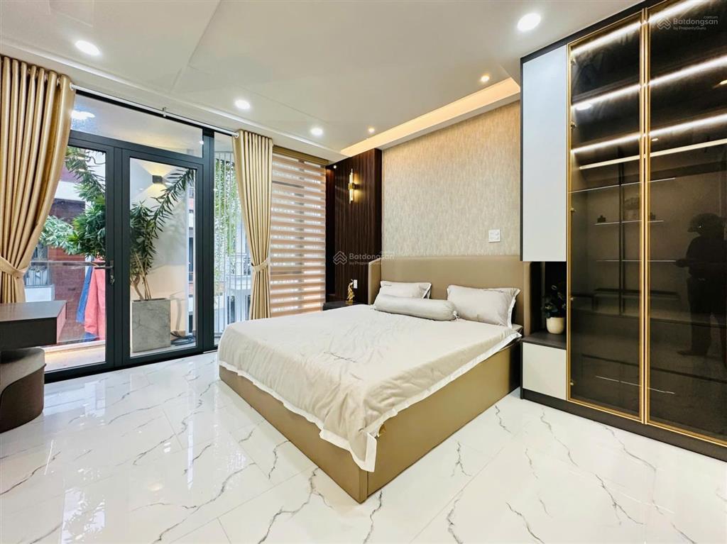 Nhà full nội thất khu cao cấp, nguyễn tư giản p12 dt 4x20m 4 lầu, thang máy, 5pn 7wc=28 triệu