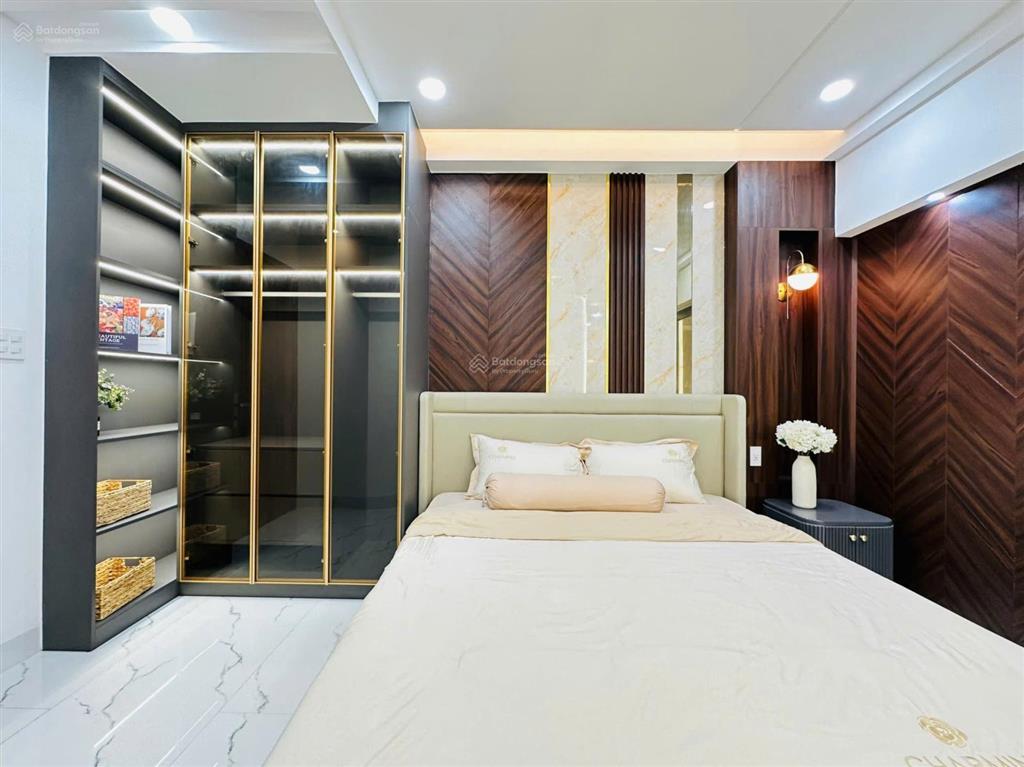 Nhà full nội thất khu cao cấp, nguyễn tư giản p12 dt 4x20m 4 lầu, thang máy, 5pn 7wc=28 triệu