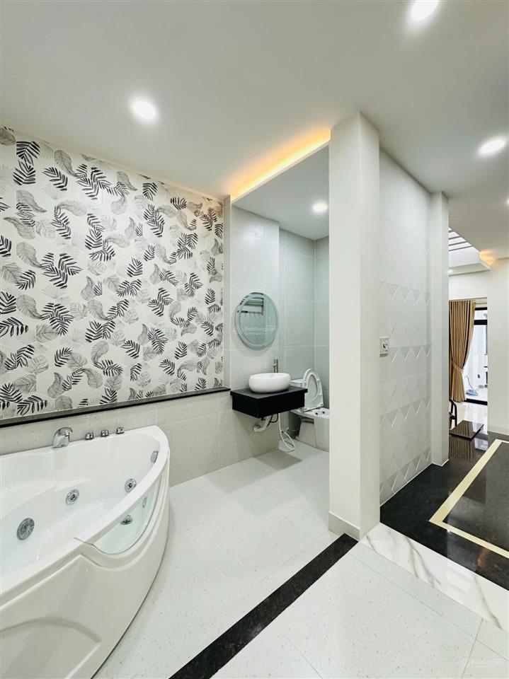 Nhà full nội thất khu cao cấp, nguyễn tư giản p12 dt 4x20m 4 lầu, thang máy, 5pn 7wc=28 triệu