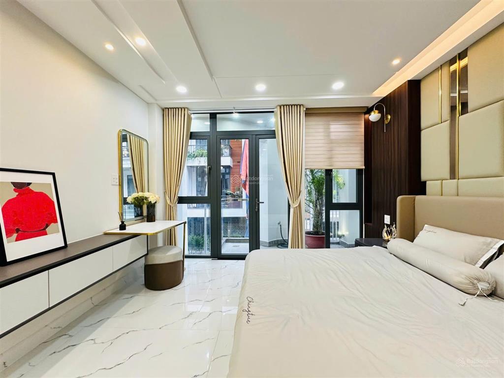 Nhà full nội thất khu cao cấp, nguyễn tư giản p12 dt 4x20m 4 lầu, thang máy, 5pn 7wc=28 triệu