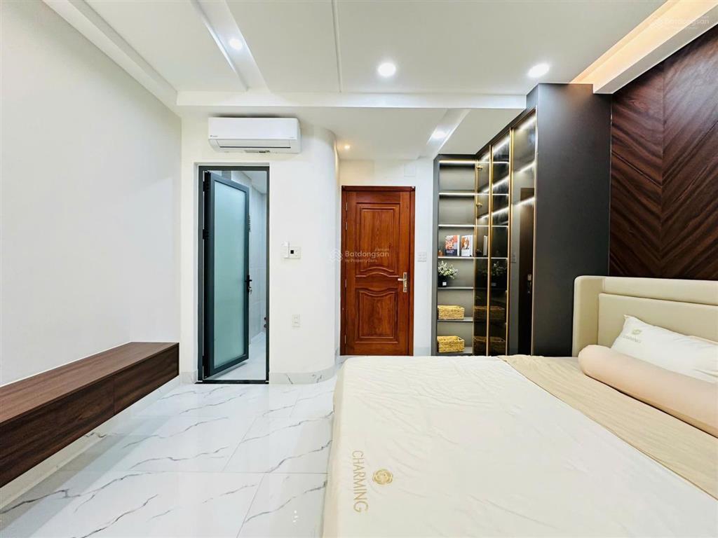 Nhà full nội thất khu cao cấp, nguyễn tư giản p12 dt 4x20m 4 lầu, thang máy, 5pn 7wc=28 triệu