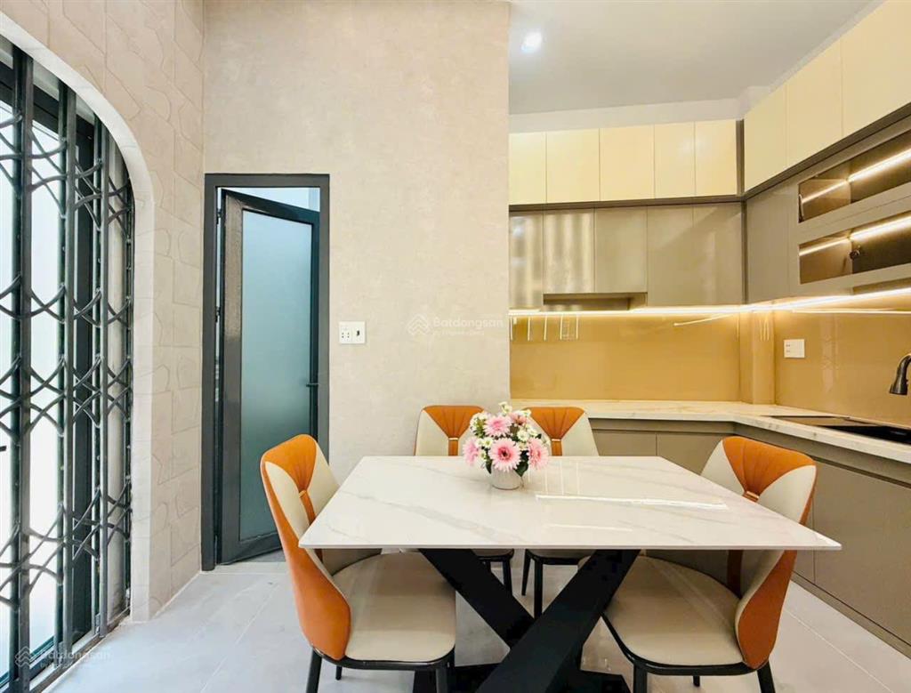 Căn góc full nội thất hẻm xe hơi thống nhất p15diện tích4x13m.3 lầu 5 phòng 5wc15 triệu