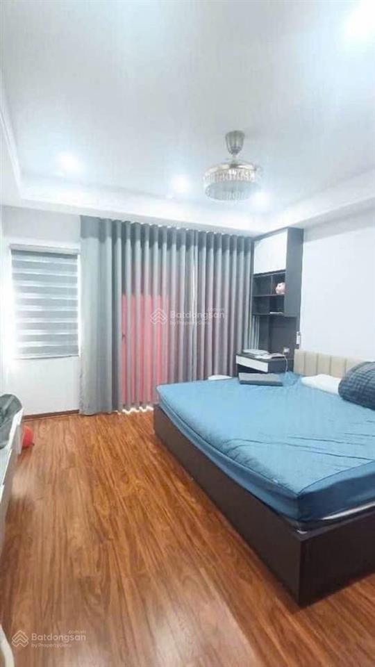 Vip 41 m 7 tầng mt 4.1m thang máy , full nội thất , 7 chỗ vào nhà , ngõ thông . trước nhà 16c chạy