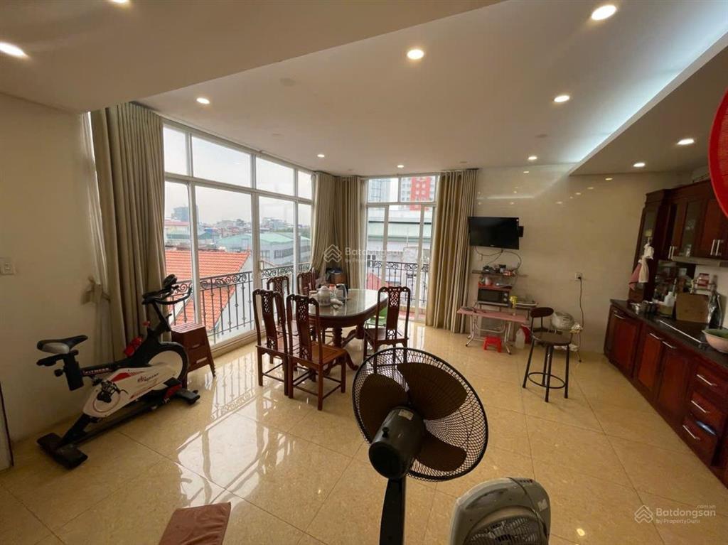 53 m 5 tầng mt 5,9 m . nguyễn văn cừ , bồ đề . thang máy , ô tô vào nhà