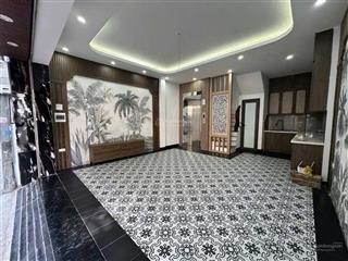 40/43 m 6 tầng mt 5,1 m phố ngô gia tự. thang máy, ô tô vào nhà, lô góc 2 thoáng