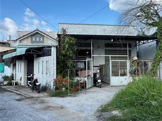 Bán 200m2 đất mặt tiền hẻm 108/11 trần quang diệu trên đất có 2 căn nhà cấp 4 đang cho thuê