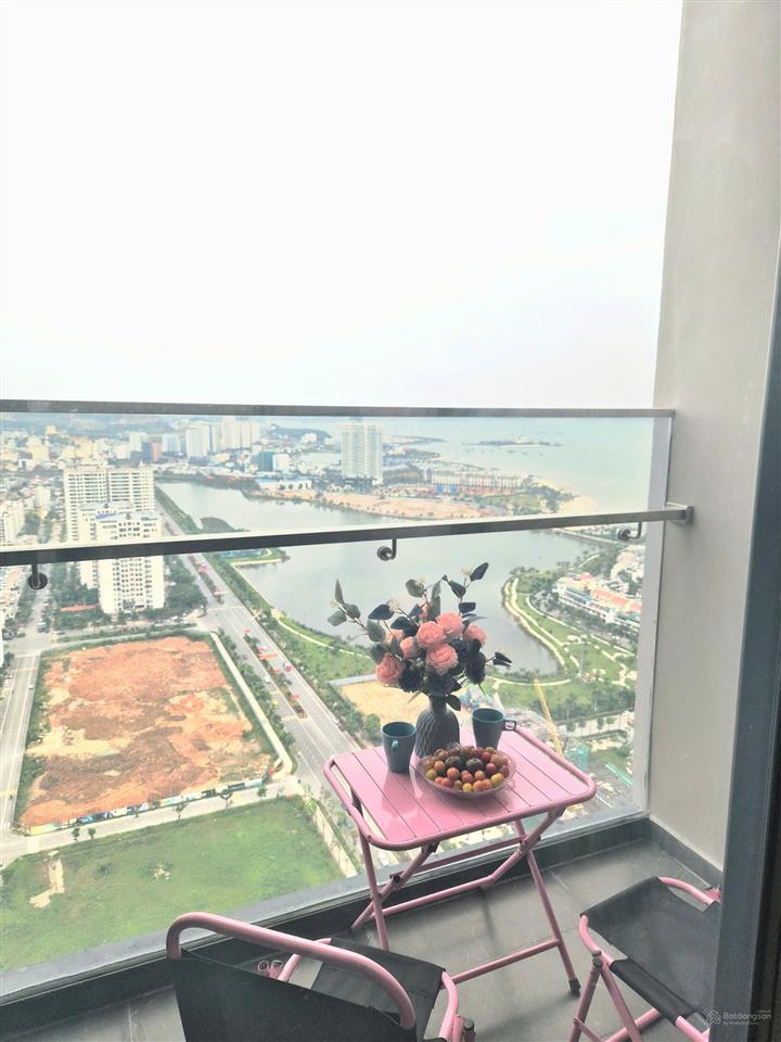 Chính chủ cần chuyển nhượng căn hộ studio + sofa bed | 41,62m | tầng cao view pháo hoa
