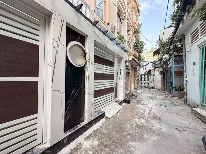 Bán chdv sát mặt tiền đường duy tân p15 phú nhuận thứ nhập sẵn 90 tr/tháng vị trí cực đẹp