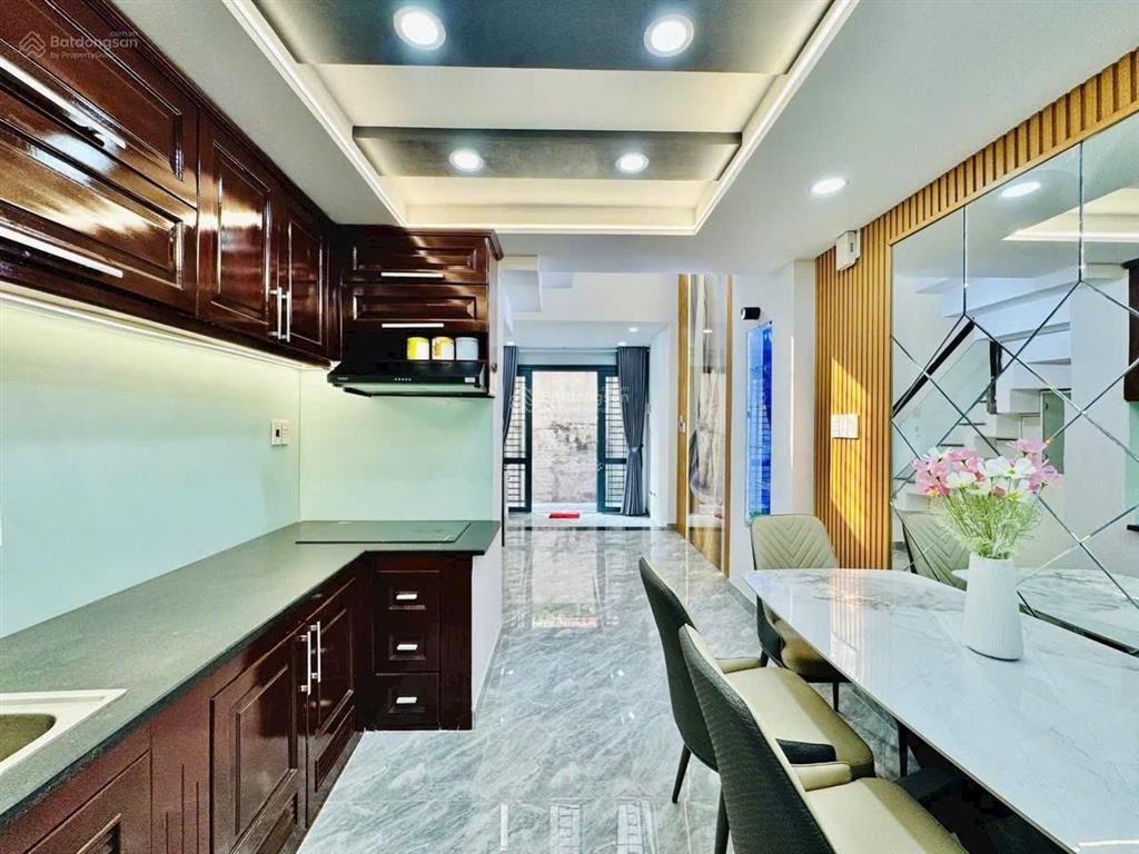 Bán nhà vị trí cực đẹp thích quảng đức phú nhuận sát mặt tiền