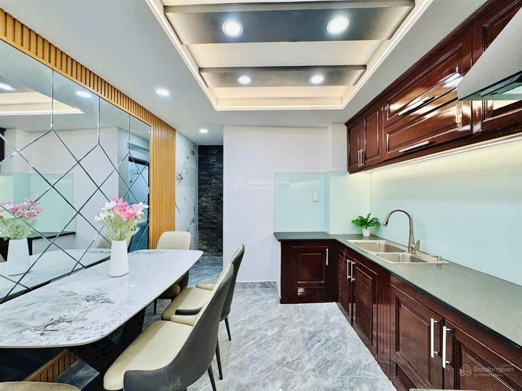 Bán nhà vị trí cực đẹp thích quảng đức phú nhuận sát mặt tiền